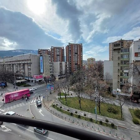 City Center Chic, Urban Apartment Skopje Buitenkant foto