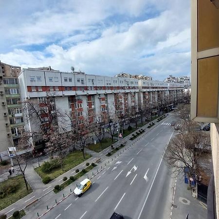 City Center Chic, Urban Apartment Skopje Buitenkant foto
